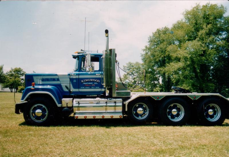 Hillside and Kingwood trucking Macks