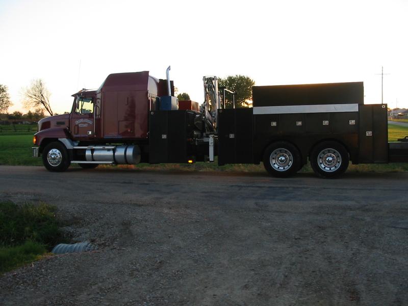 CH 613 Service Truck