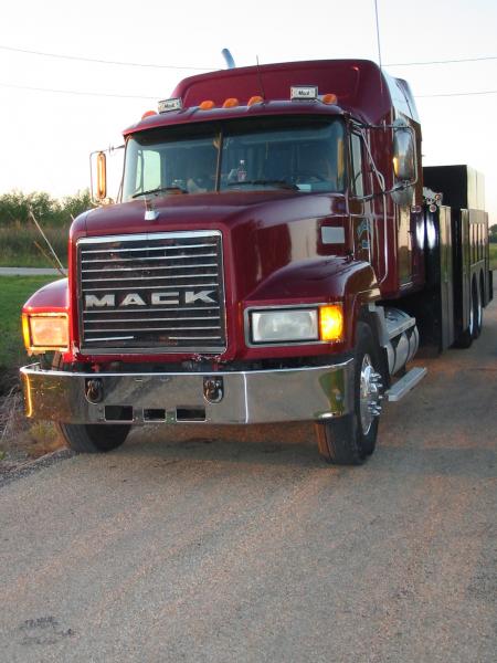 Mack Truck 037.jpg