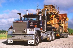 Nigel's Mack Superliner #2