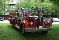 1953 Mack 001.jpg