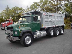 Green+Silver 2004 Mack RD Legend Dump.jpg