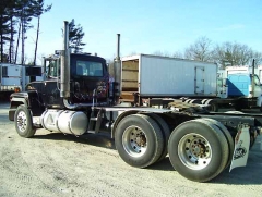 Black 2004 Mack RD Legend Tractor 2.jpg