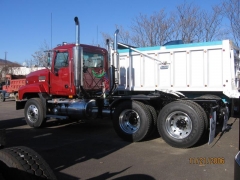 2007 CL733 Tractor 2.JPG