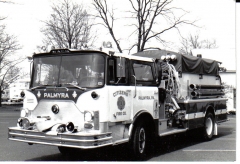 Engine1-2 1973 Mack CF600.jpg