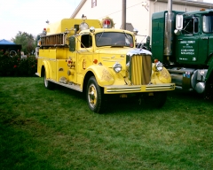 Boyertown's Mack A405 (now Michael Yarnells) Hoppenville