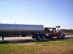 Mack tanker rear tow.jpg