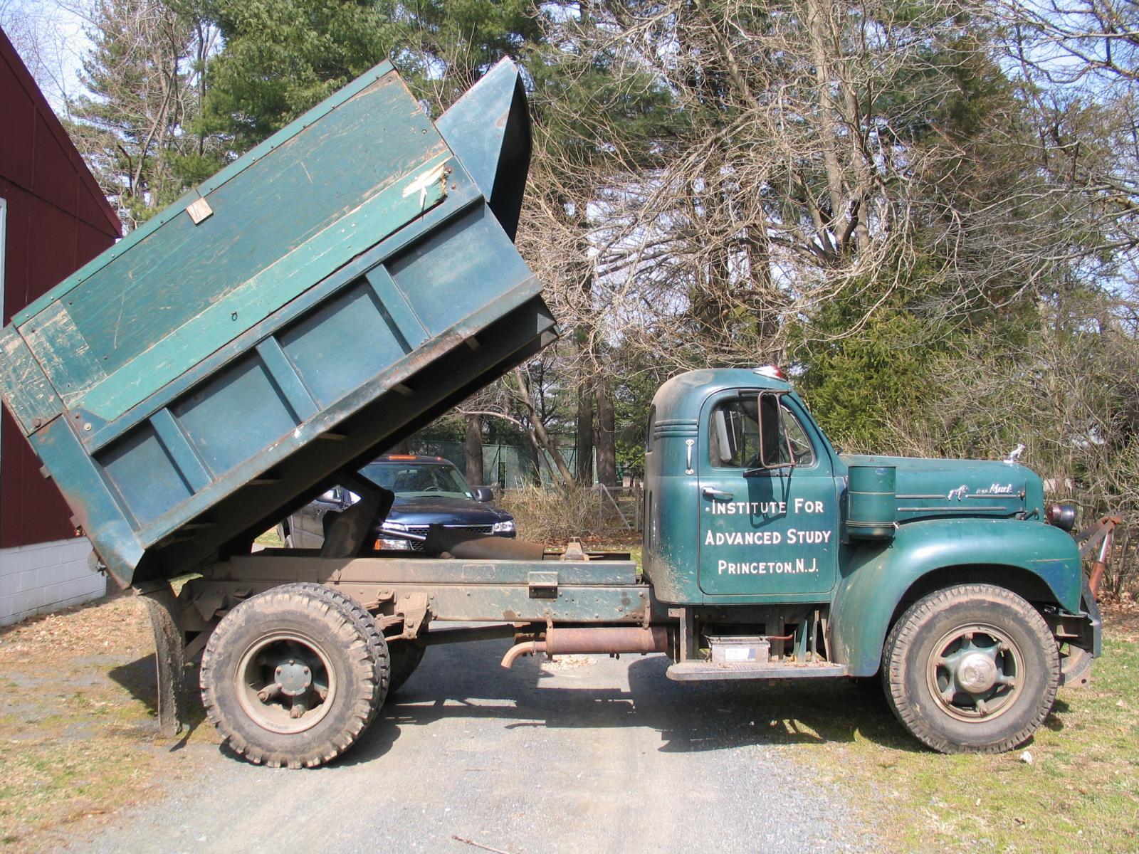 1961 Mack B42X