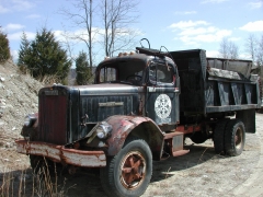 truck yard grave 034.jpg