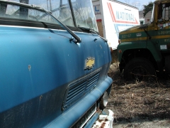 truck yard grave 026.jpg