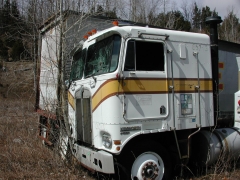 truck yard grave 039.jpg