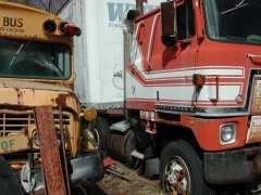 truck yard grave 061.jpg