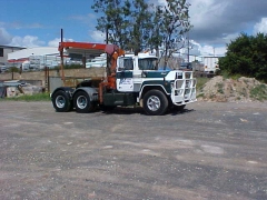 R model mack MVC-004S.JPG