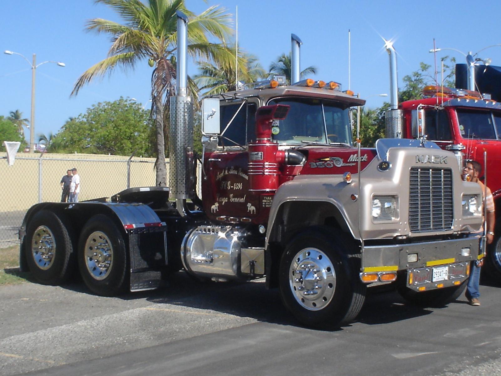 TRUCK FEST 2008 MACK-A-THON AND TRUCKS