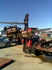 mack E866, poor forklift.jpg