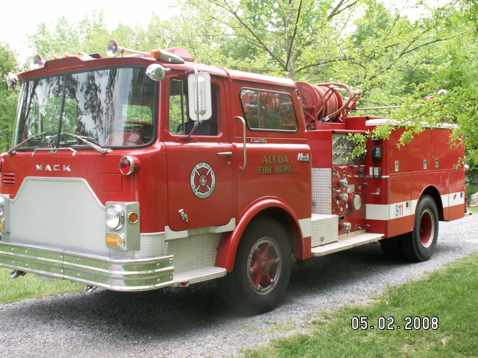 72 Mack Pumper