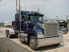 mackshowtruck1.jpg