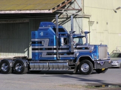 Mack-Superliner-blau-Borzillo-310705-01.jpg