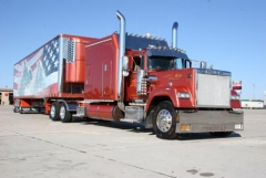 Seen this truck on I-94 in Wisc, AWESOME Superliner!