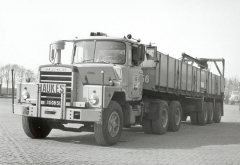 The first Mack DM600