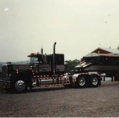 Brutus 89 Superliner 500 V8 hooked to a Flowboy trailer used