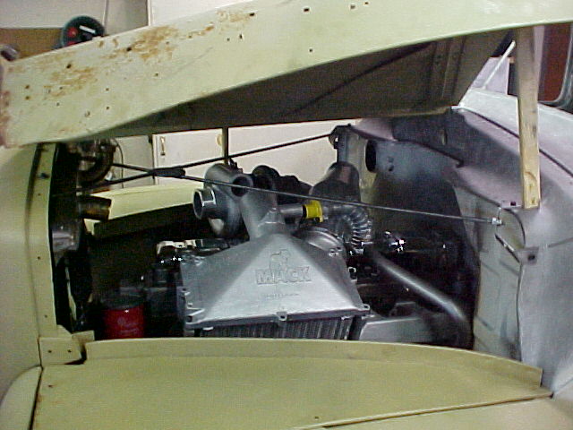 EMC6-250 under the hood