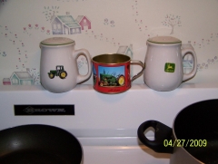 John Deere salt and pepper shakers set TWO