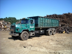 93 DM 690 SX with a 30yd container at the scrap yard in Madbury NH summer 2008
