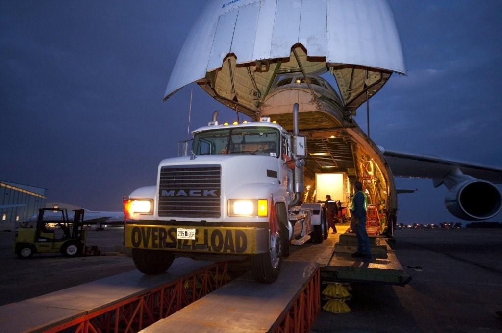 ANTONOV LOADING MOBILE 2009