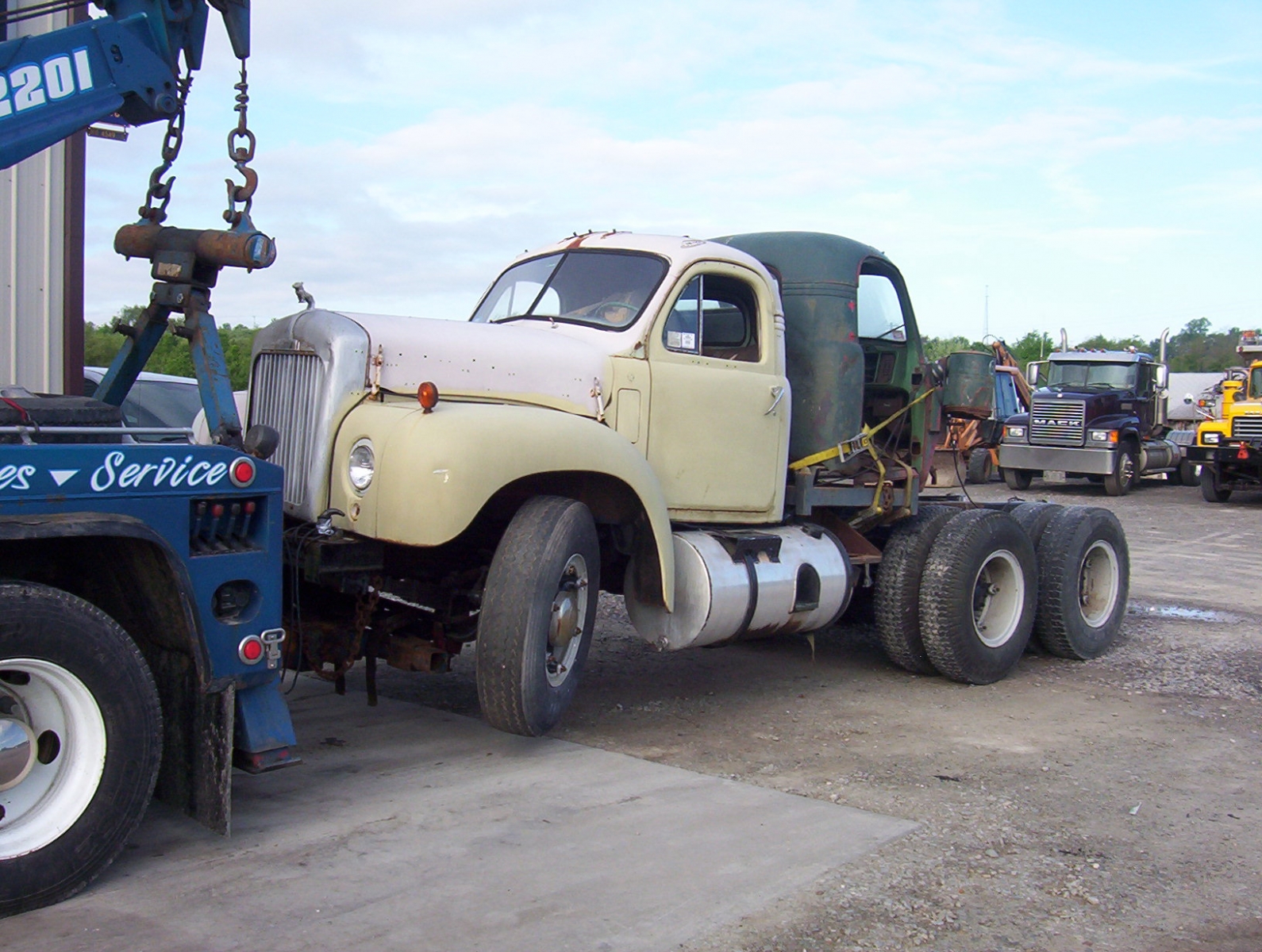 Watt's Mack B61 Restoration Project