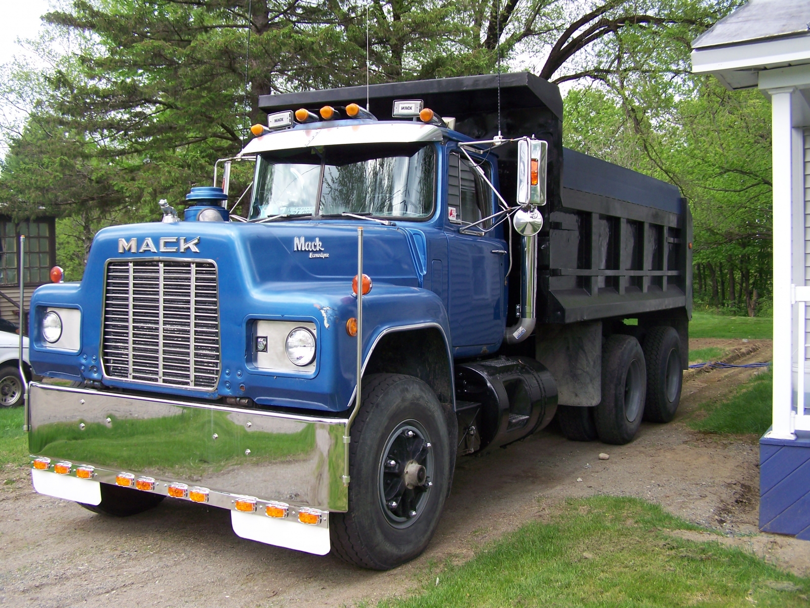 My 87 Mack R model