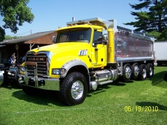 Mack GU713