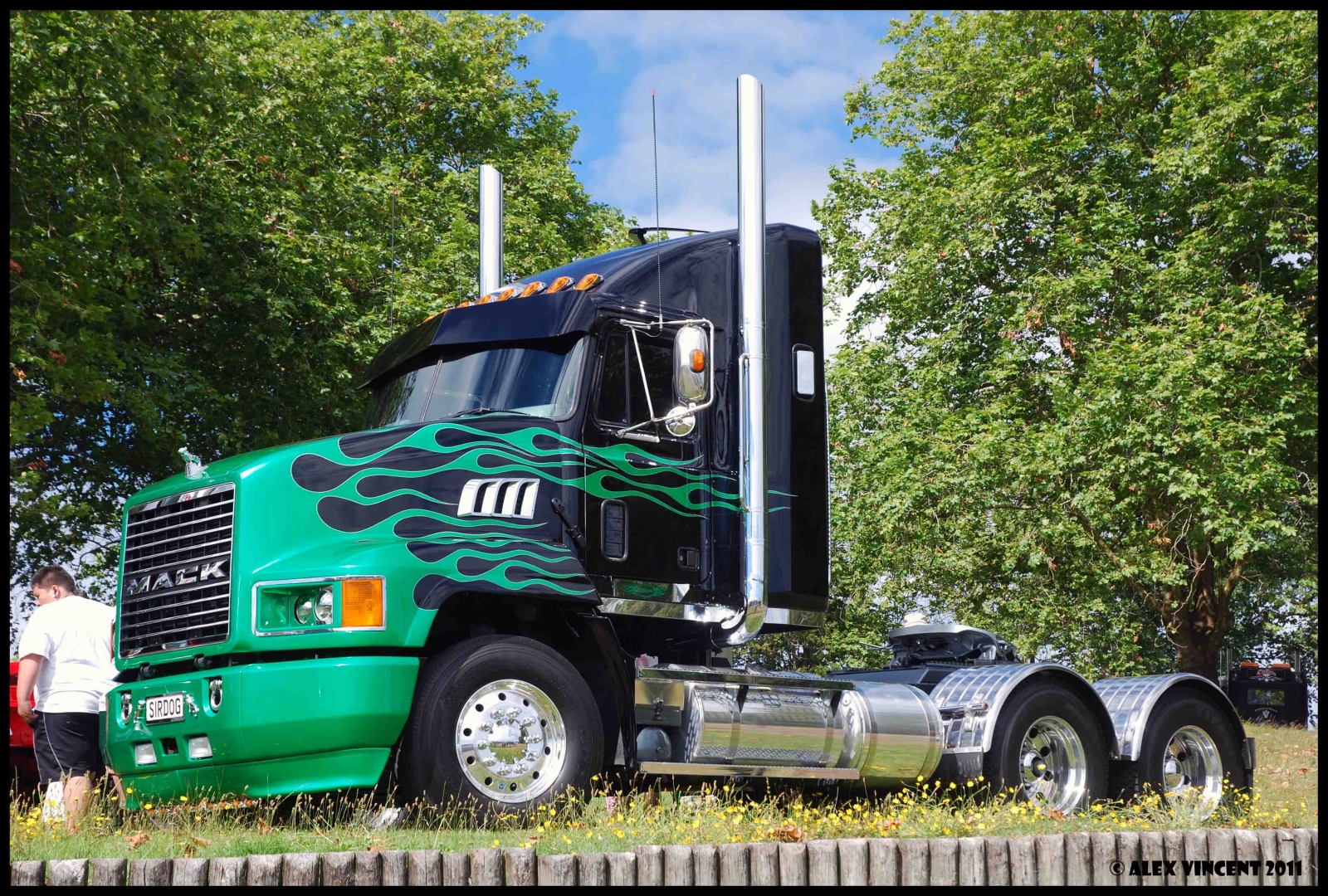 Alex's New Zealand Mack Truck Pictures