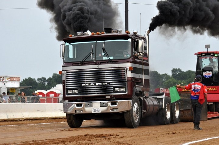 Chad Maney pulling at the Buck 6-18-11