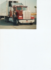 89 Freightliner.jpg