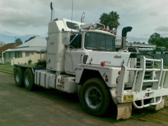 OLD MACK 002[1].jpg