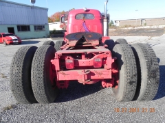 1964 B87 tractor