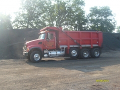 05 mack tri-axle