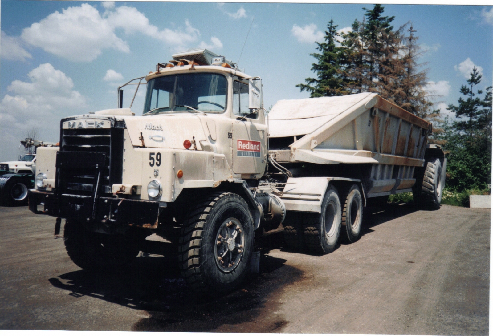 DMM quarry truck