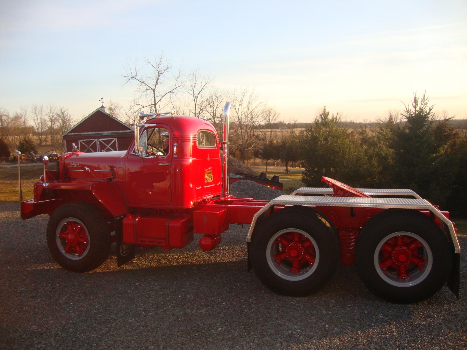 Mack B-81 Tandem Tractor