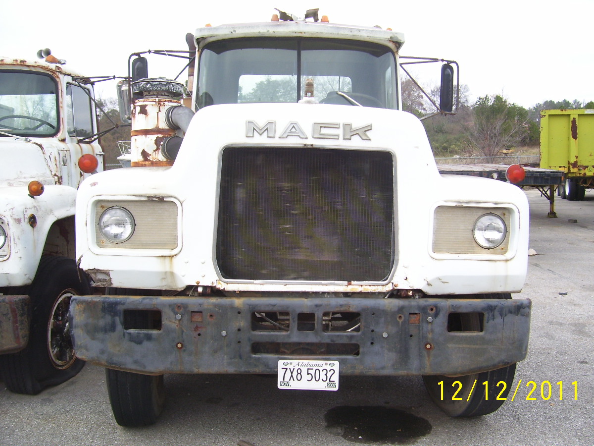 Mack Trucks And Engines 001