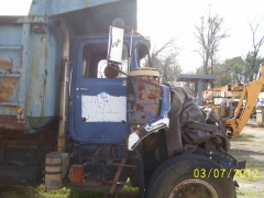 1984 Mack DM685S 002