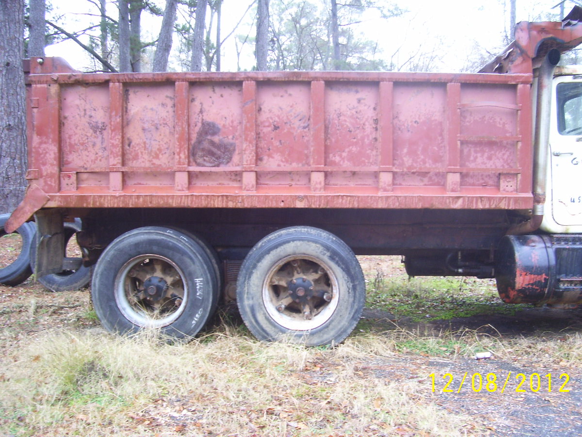 1985 Mack R686ST Tandem Dump 003
