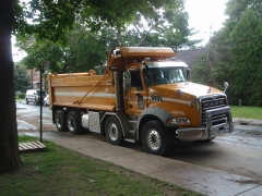 Mack Granite 8x4 - Piravic Construction