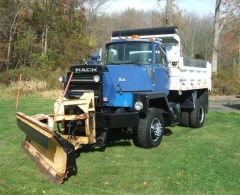 Mack snowplow