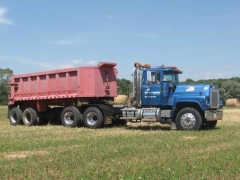 RS700L with dump trailer