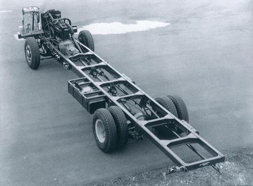 Mack CBL forward-control bus chassis (1949).jpg