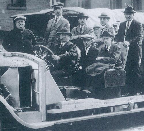 Prototype long-distance bus - Alfred Fellows Masury driving..jpg