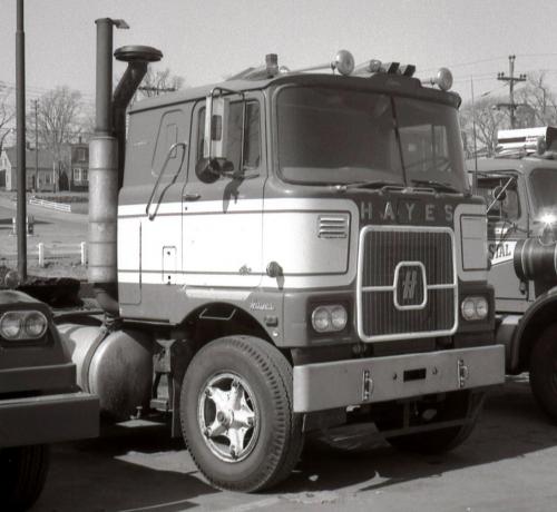 Hayes Clipper 100 COE (1976).JPG