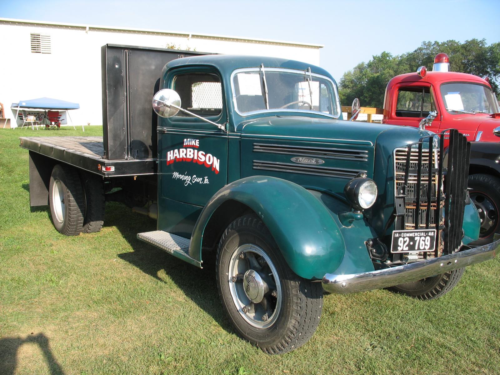  Old  Threshers Mt Pleasant IA Antique and Classic Mack  